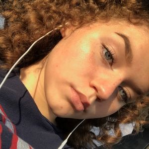 Meet your Posher, Ava